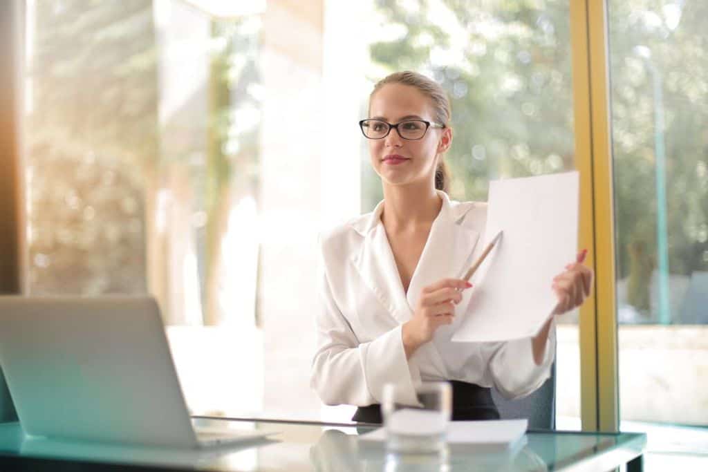 Busy women gloss